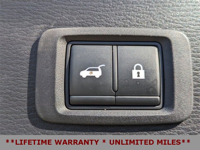 Used 2022 Mitsubishi Outlander SE image 15