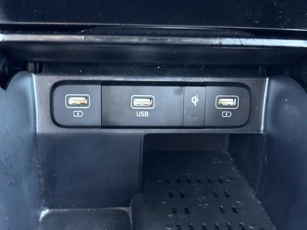 Used 2023 Kia Sorento SX image 27