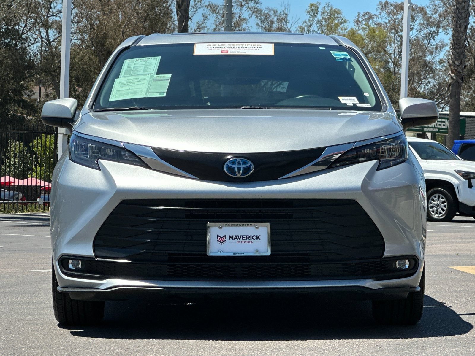 Used 2025 Toyota Sienna XLE FWD image 7
