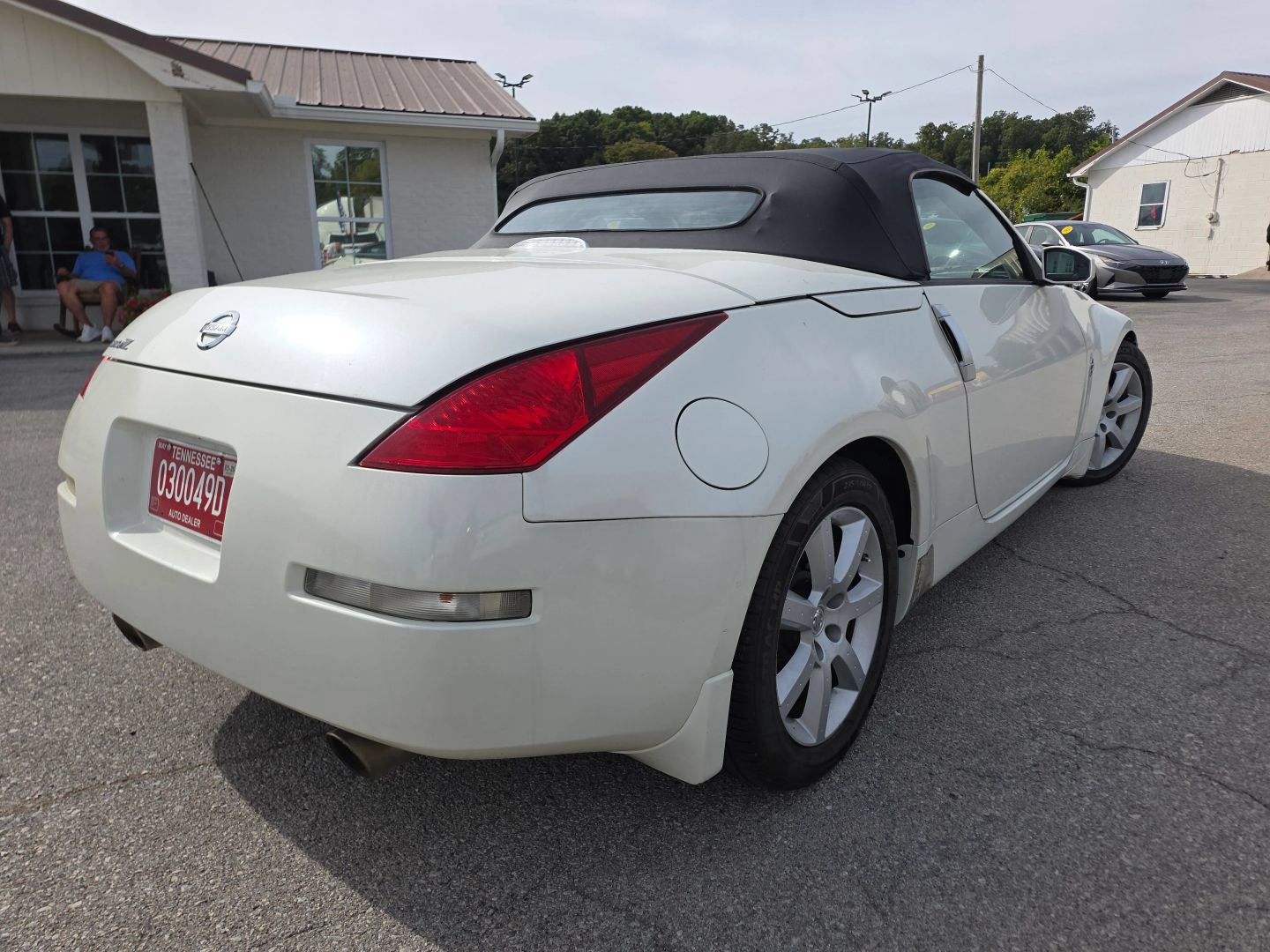 Used 2005 Nissan 350Z Touring RWD image 12