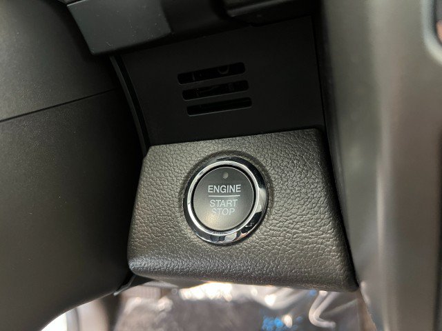 Used 2018 Ford Expedition Max XLT w/ Equipment Group 202A AWD/4WD image 30