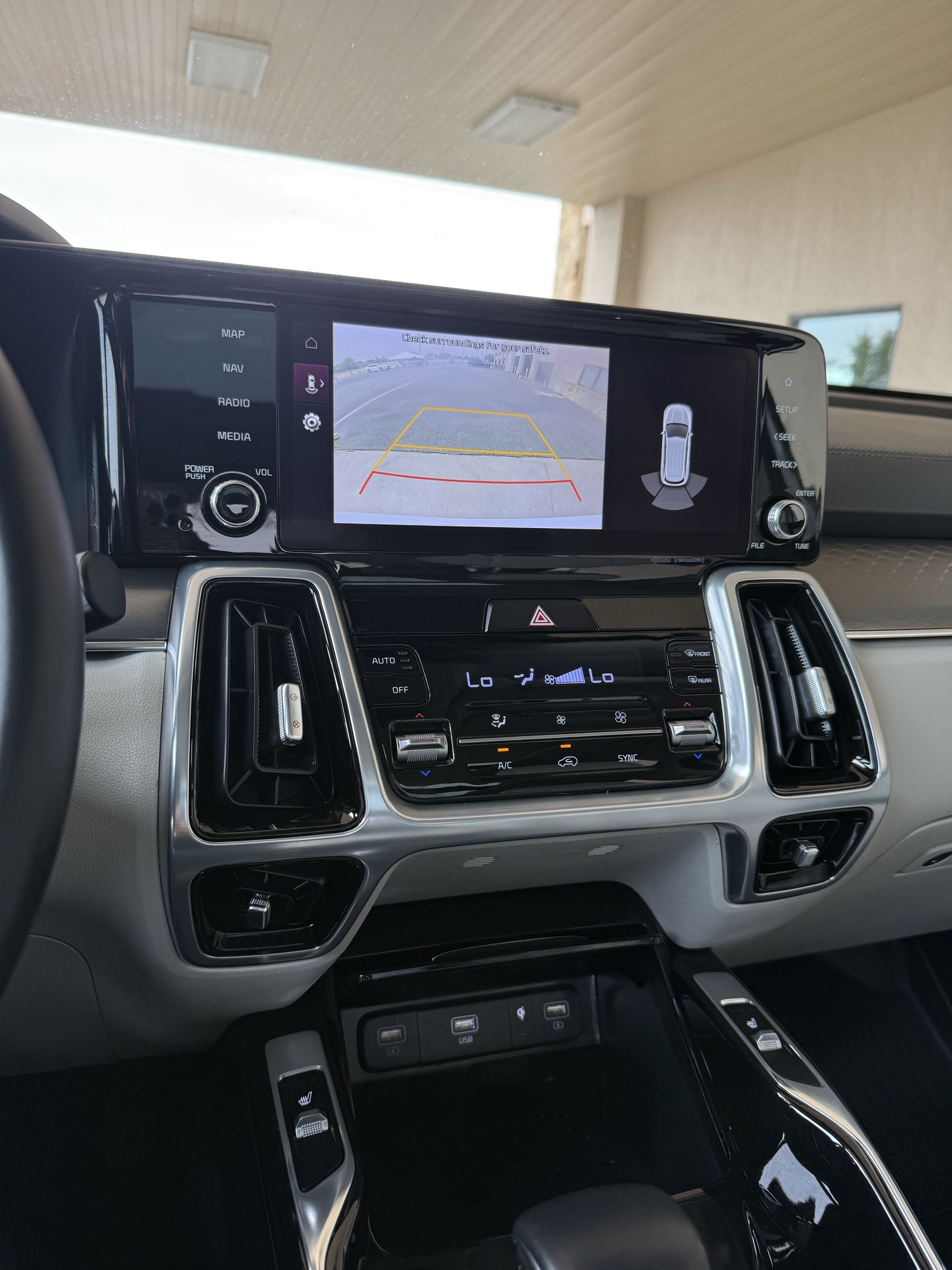 Used 2023 Kia Sorento SX AWD/4WD image 32