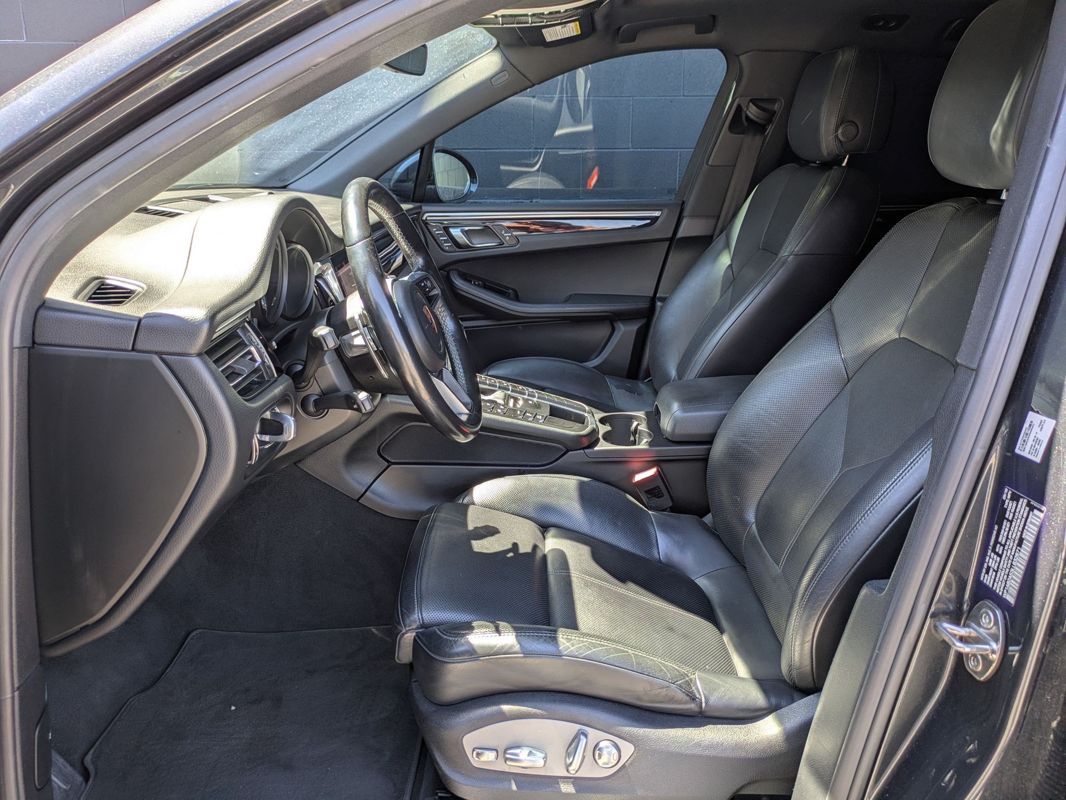 Used 2020 Porsche Macan S AWD/4WD image 24