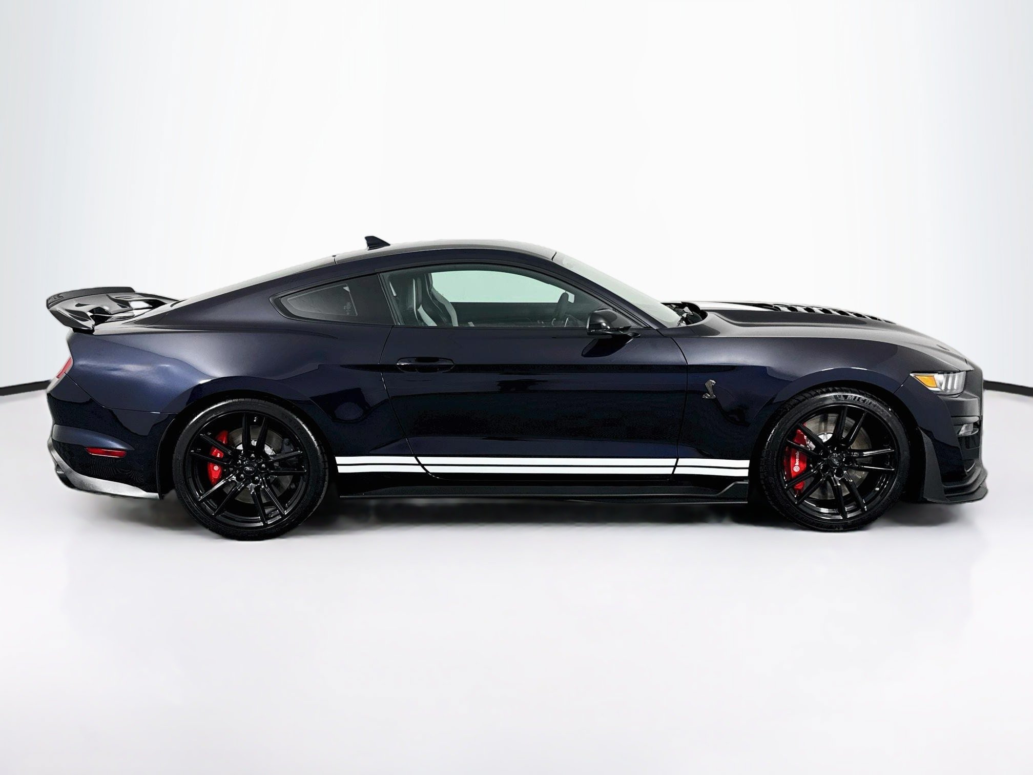 Used 2021 Ford Mustang Shelby GT500 w/ Technology Package RWD image 16