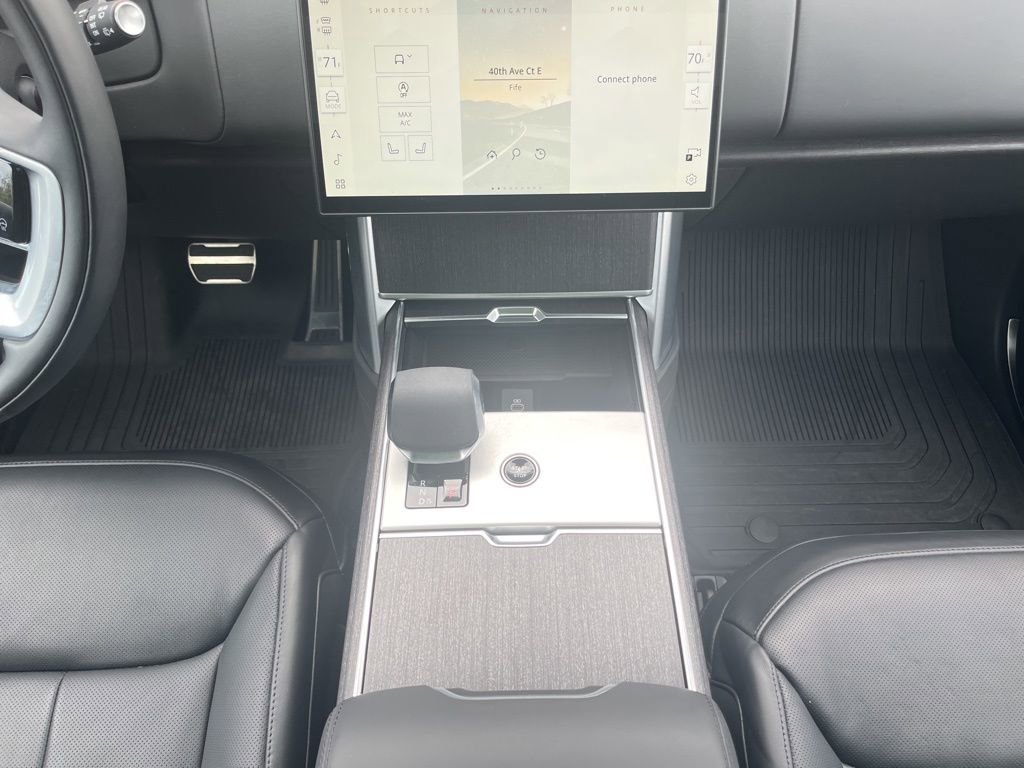Certified 2025 Land Rover Range Rover SE AWD/4WD image 23