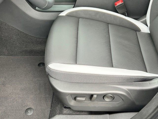 Certified 2025 Buick Envision Sport Touring image 33