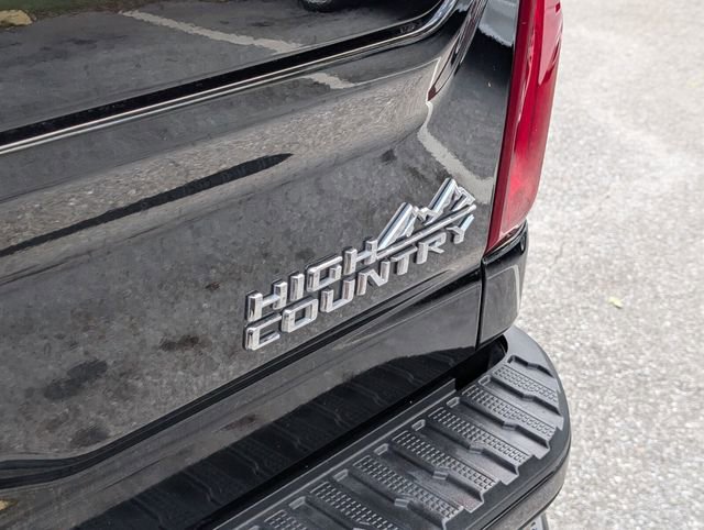 Used 2024 Chevrolet Silverado 2500 High Country w/ High Country Premium Package AWD/4WD image 18