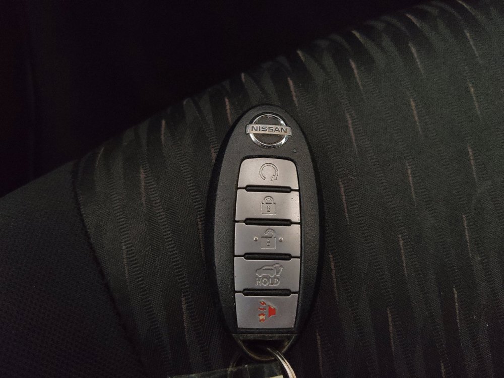 Used 2020 Nissan Rogue SV FWD image 32