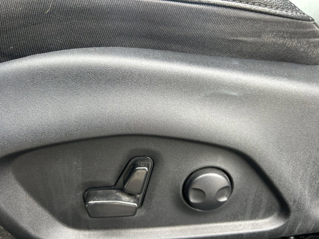 Used 2024 Jeep Compass Latitude w/ Sun and Sound Group image 14