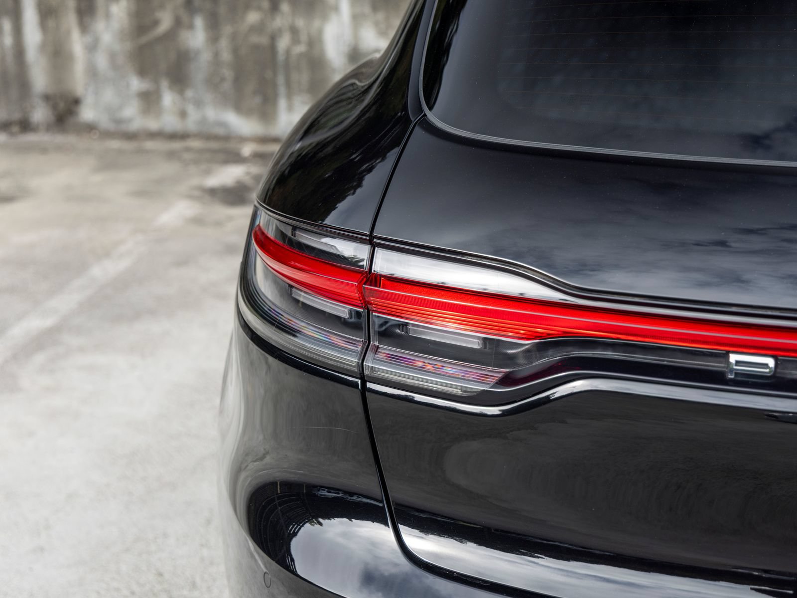 Certified 2023 Porsche Macan AWD/4WD image 21