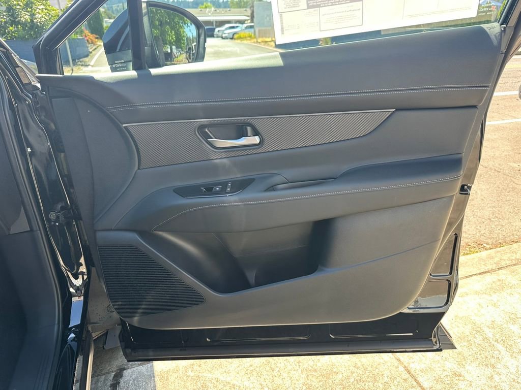 New 2025 Nissan Murano SV w/ Cargo Package AWD/4WD image 22