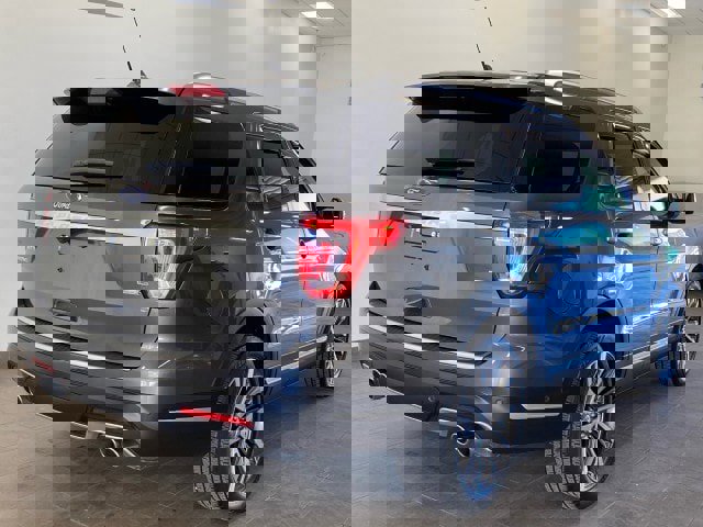 Used 2019 Ford Explorer Platinum image 7