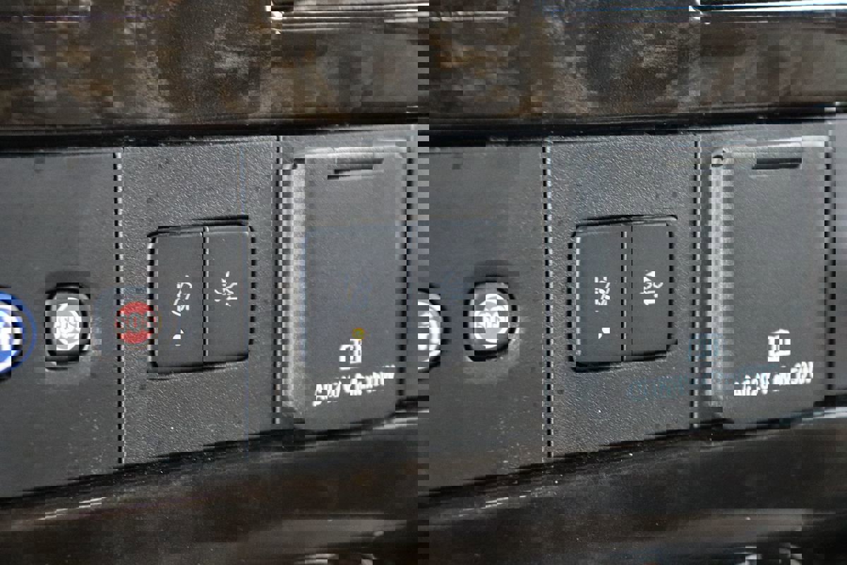 Used 2020 GMC Savana 2500 Extended w/ Enhanced Convenience Package image 20