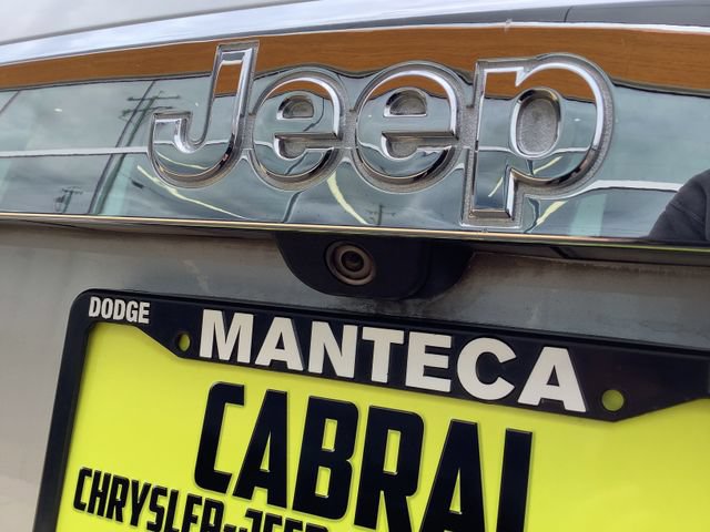 Used 2011 Jeep Grand Cherokee 70th Anniversary RWD image 29