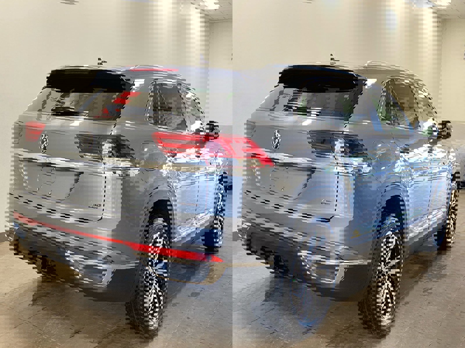 Used 2023 Volkswagen Atlas Cross Sport SEL image 9