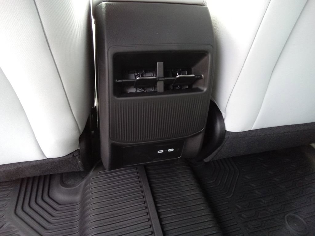 New 2026 Jeep Cherokee Laredo image 25
