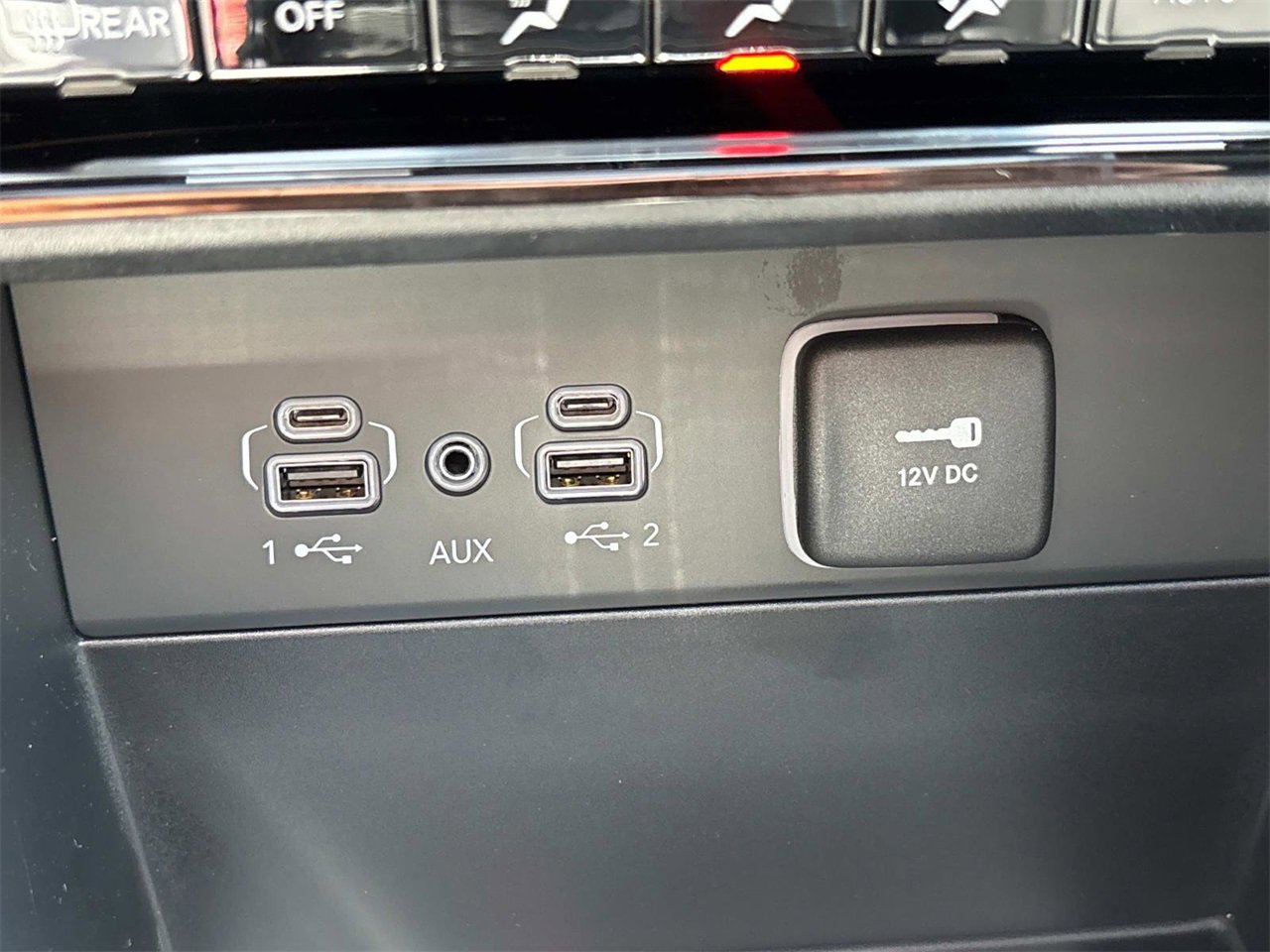 New 2025 Jeep Grand Cherokee L Limited w/ Black Appearance Package image 23