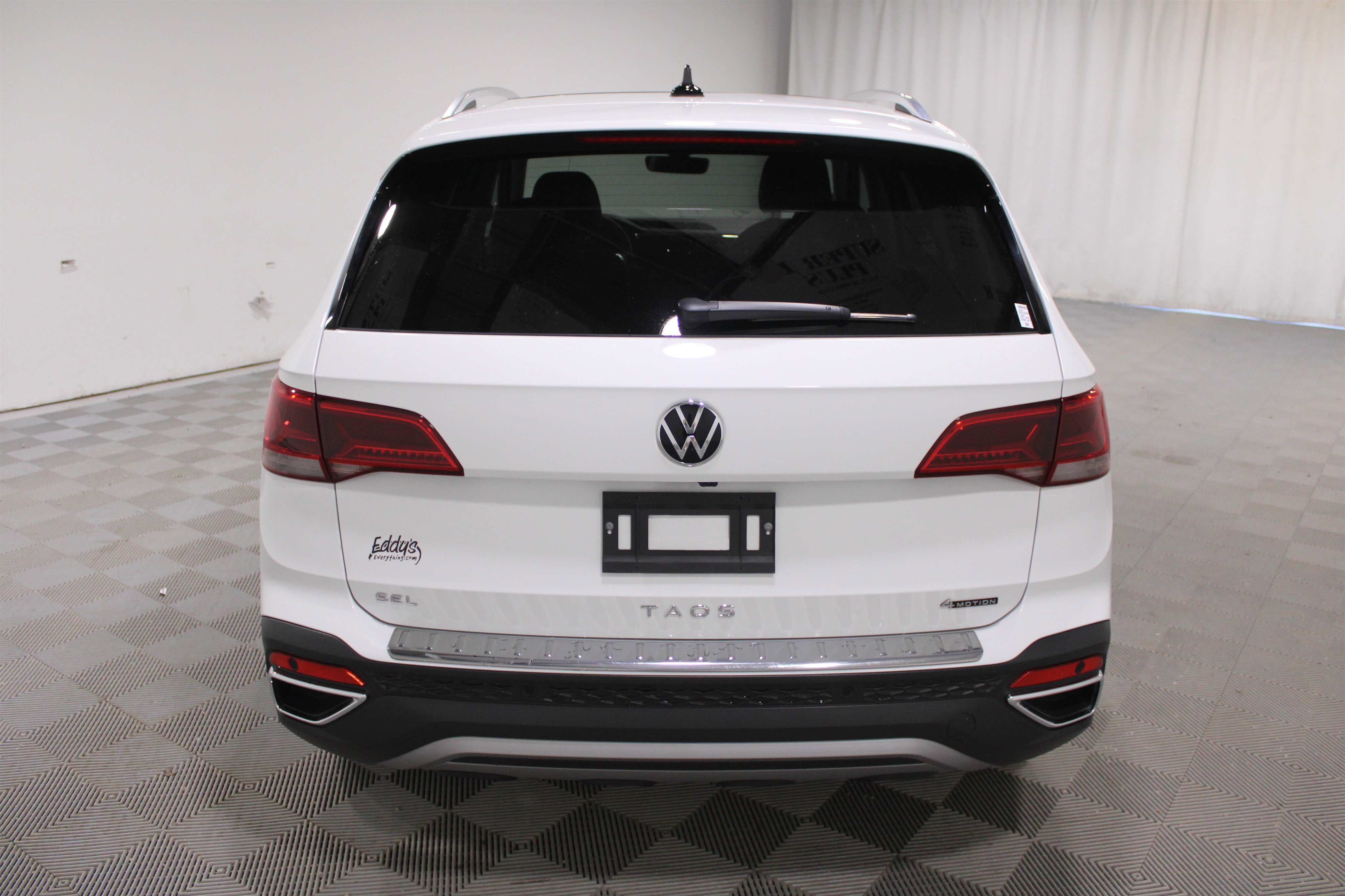 Used 2024 Volkswagen Taos SEL image 28