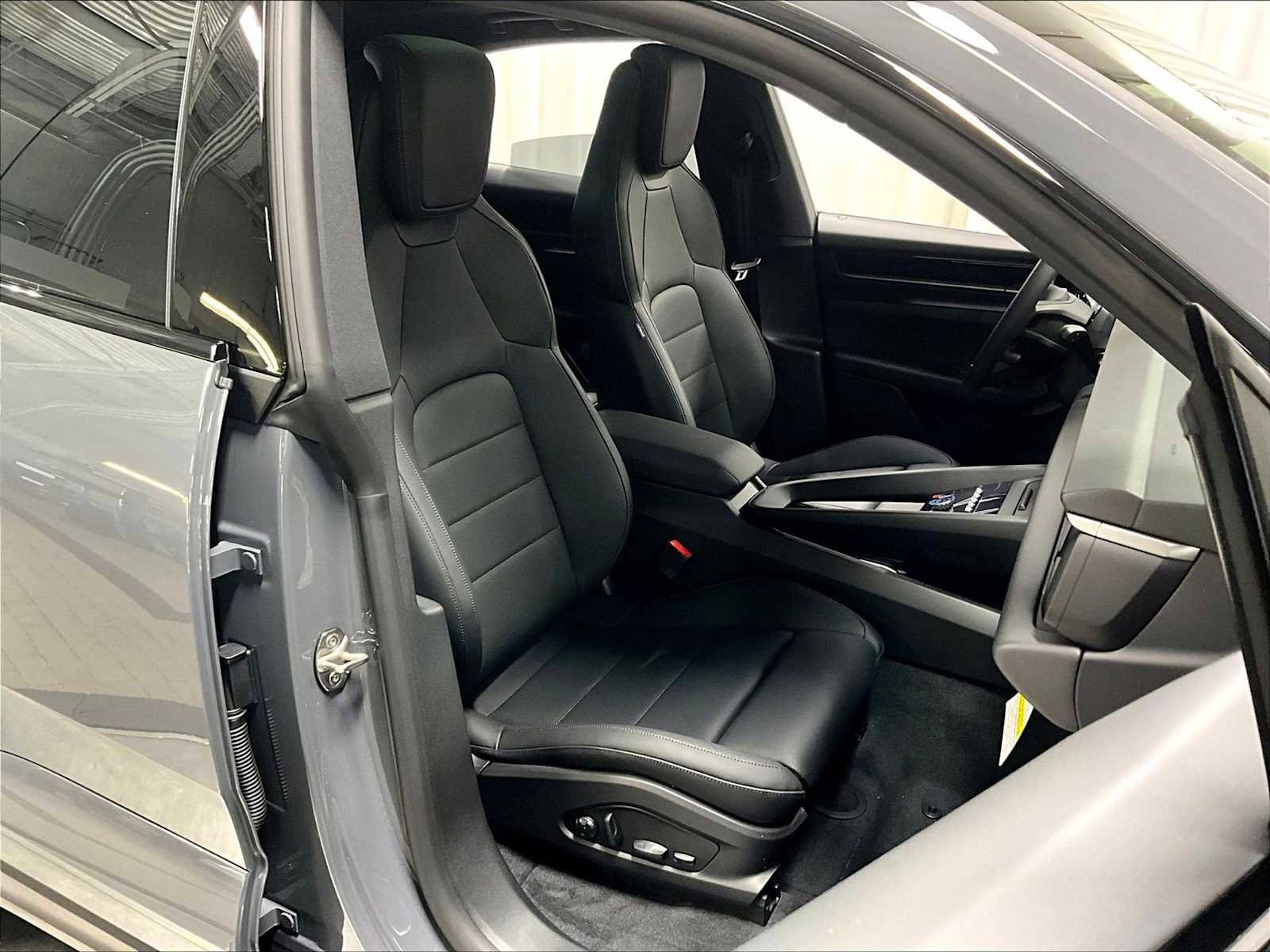New 2026 Porsche Macan 4 Electric AWD/4WD image 29