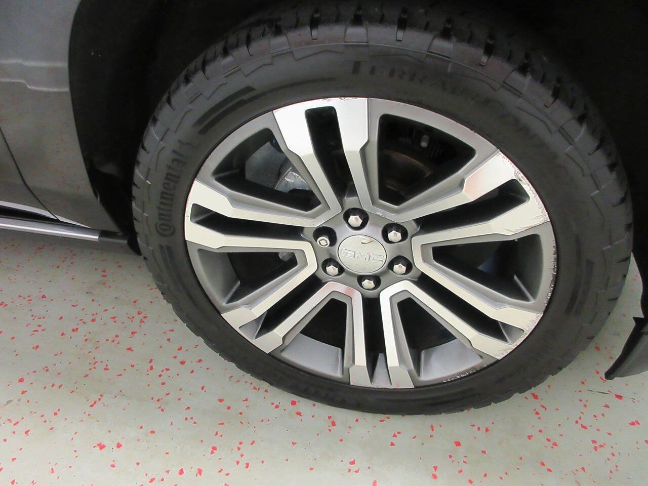 Used 2020 GMC Yukon XL Denali w/ Denali Premium Package AWD/4WD image 16