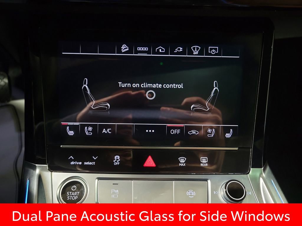 Used 2022 Audi e-tron Prestige w/ Prestige Package image 17