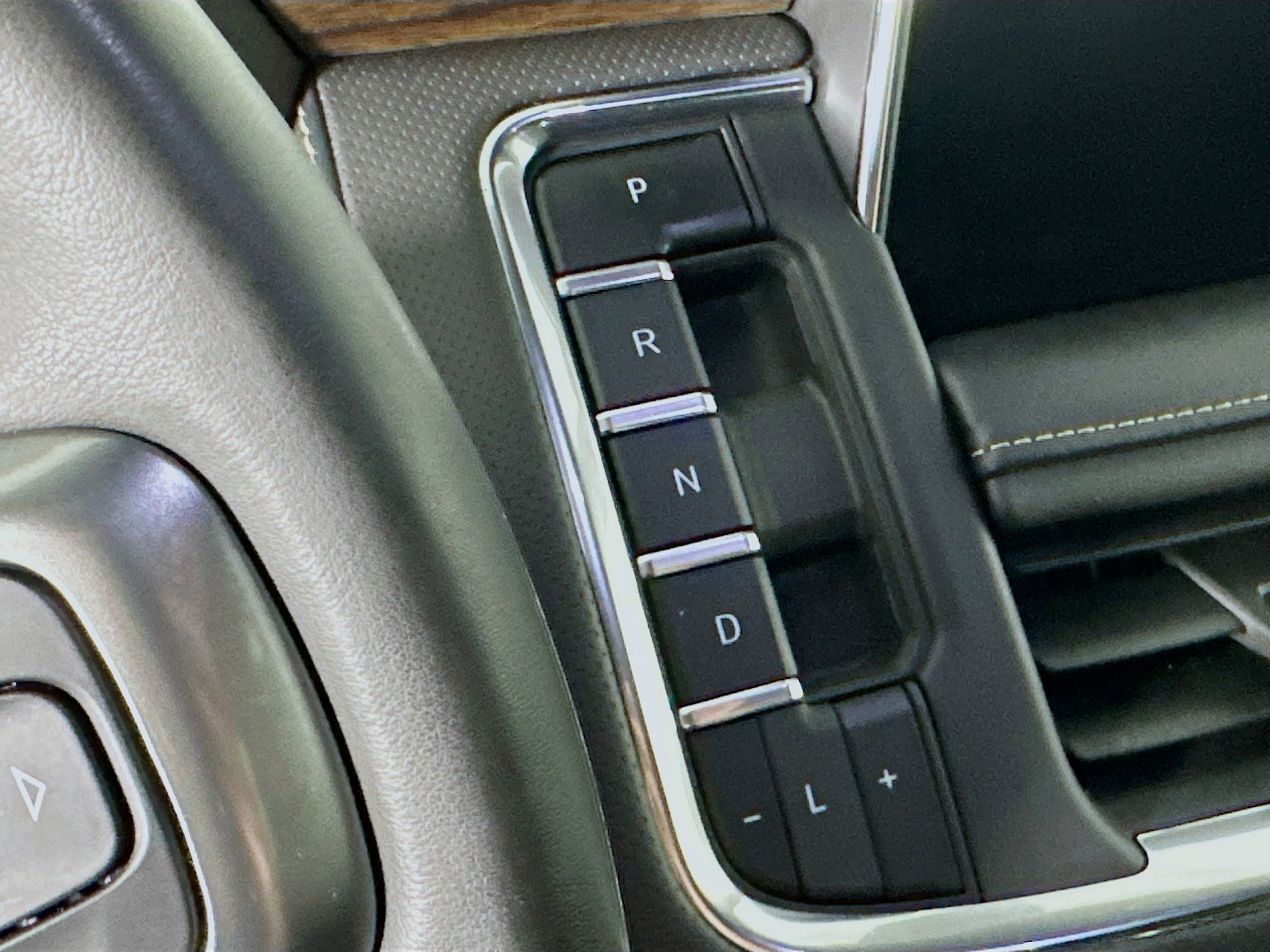 Used 2024 Chevrolet Tahoe Premier image 25