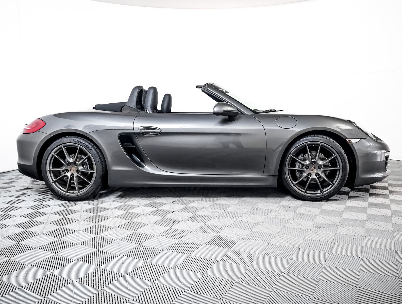 Used 2015 Porsche Boxster image 11