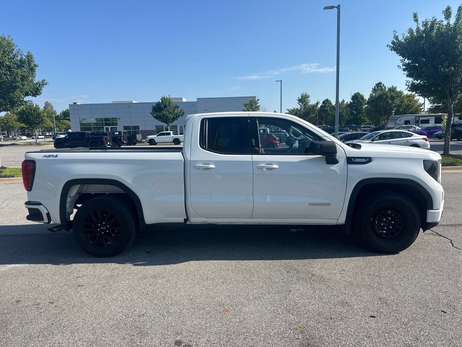 Used 2024 GMC Sierra 1500 Elevation AWD/4WD image 4