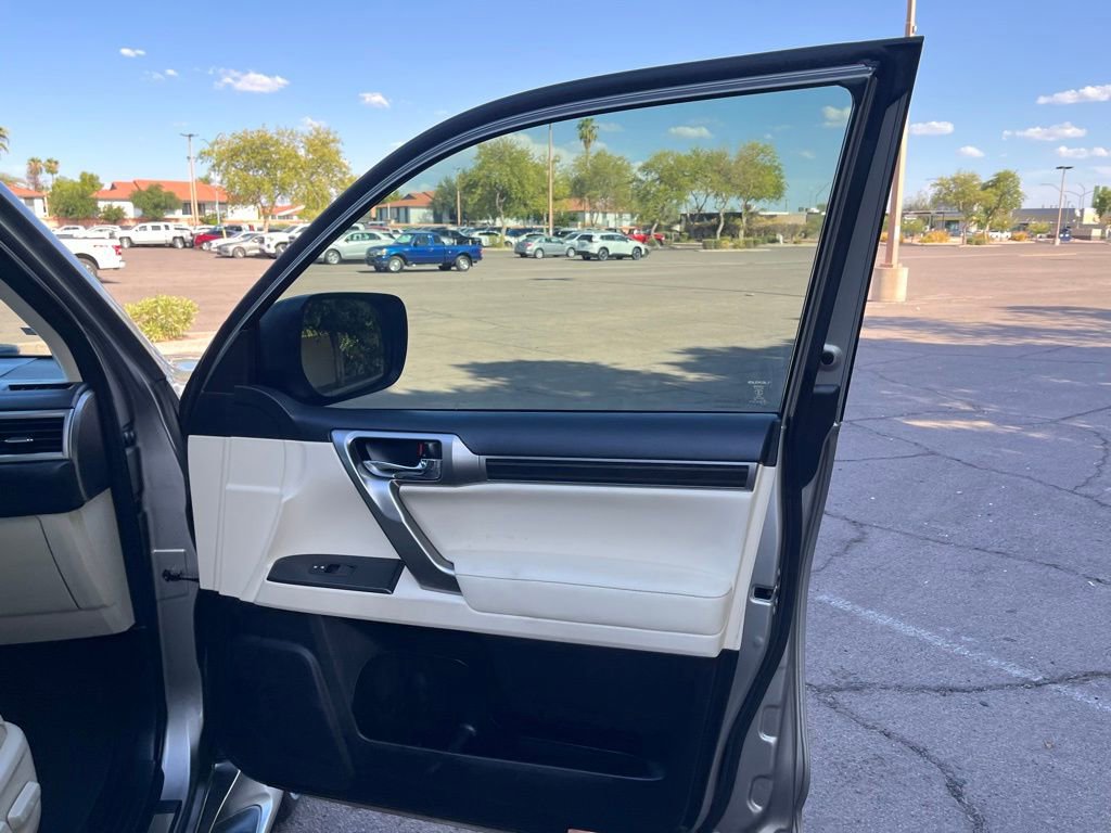 Used 2023 Lexus GX 460 Premium image 19