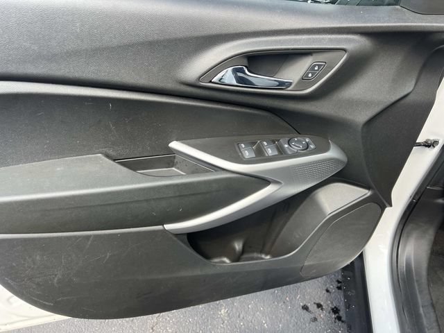 Used 2024 Chevrolet Trax RS w/ Driver Confidence Package FWD image 15