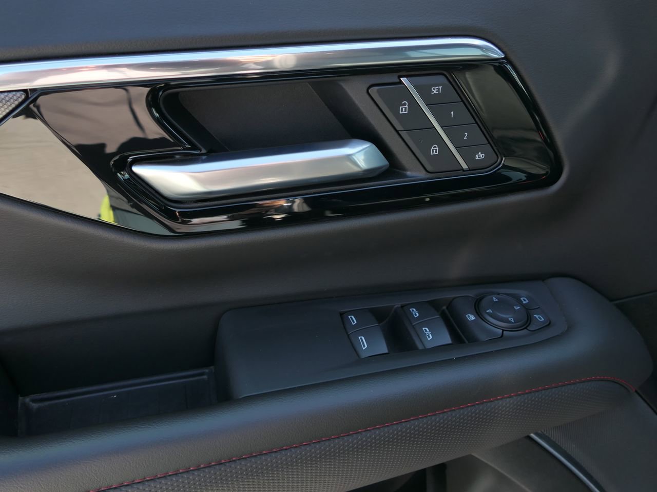 Used 2025 Chevrolet Tahoe RST image 19