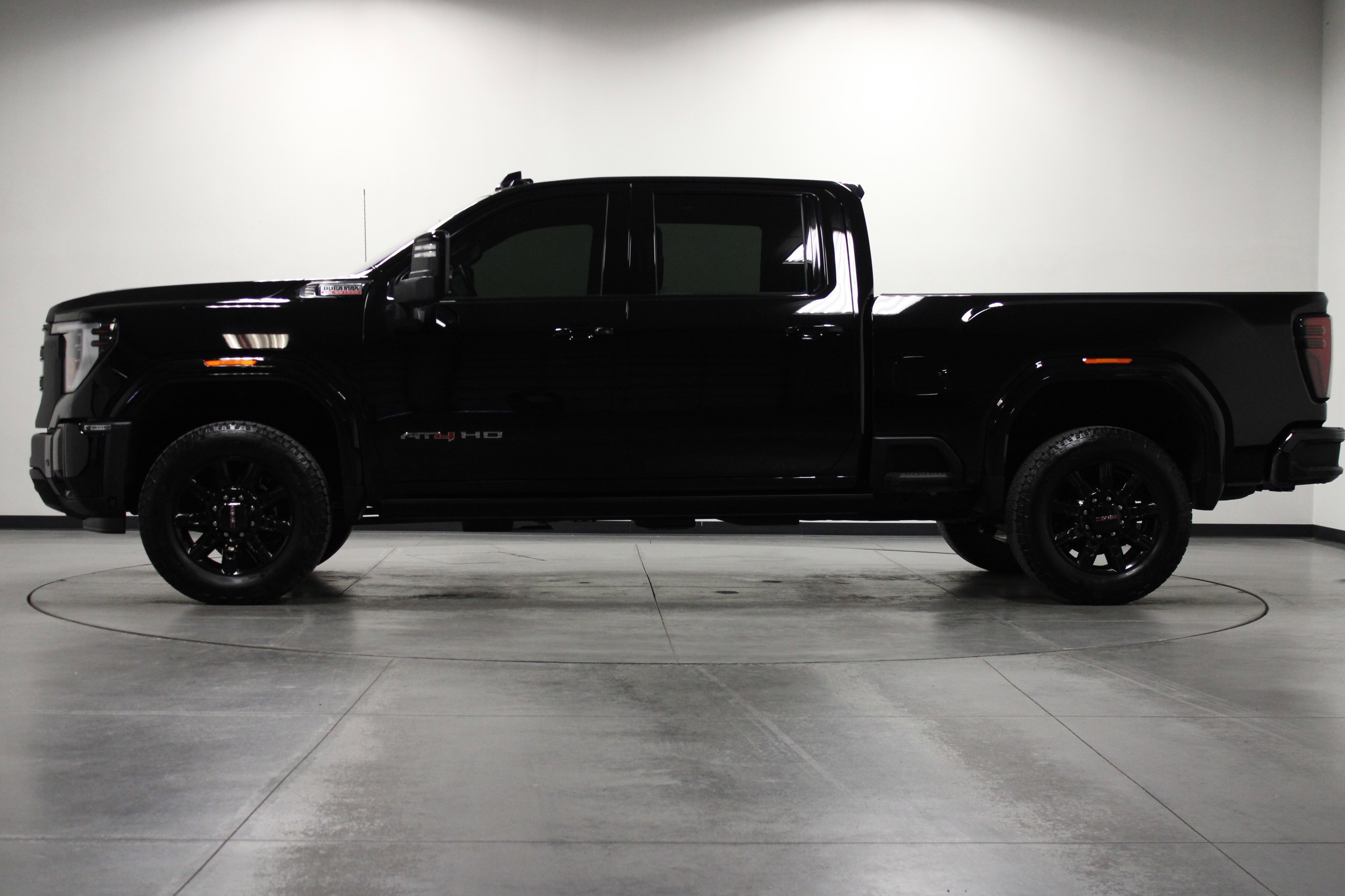 Used 2025 GMC Sierra 2500 AT4 w/ AT4 Premium Plus Package image 7