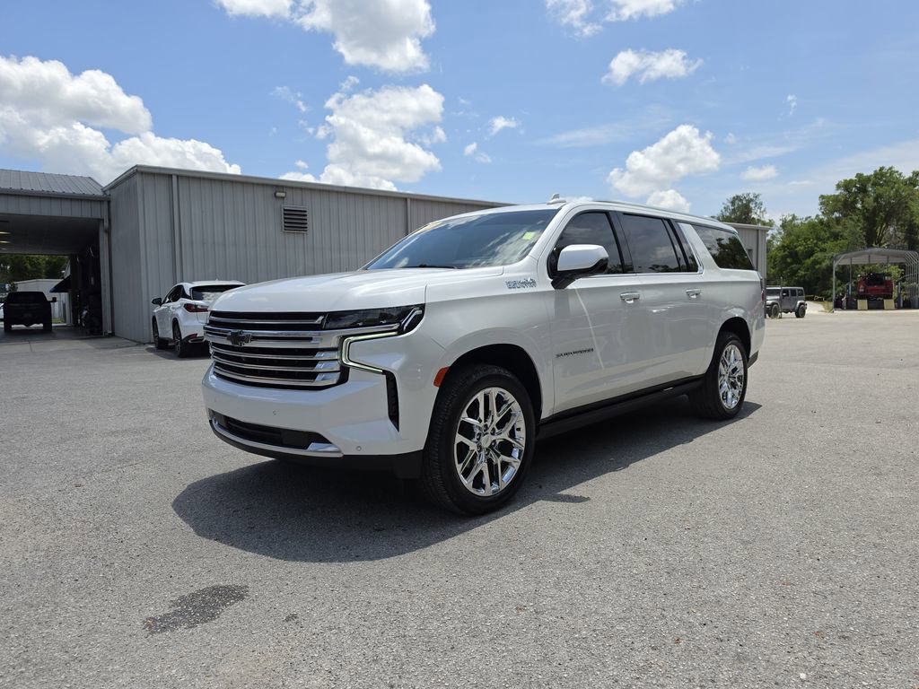 Used 2023 Chevrolet Suburban High Country w/ Premium Package 2 AWD/4WD image 2