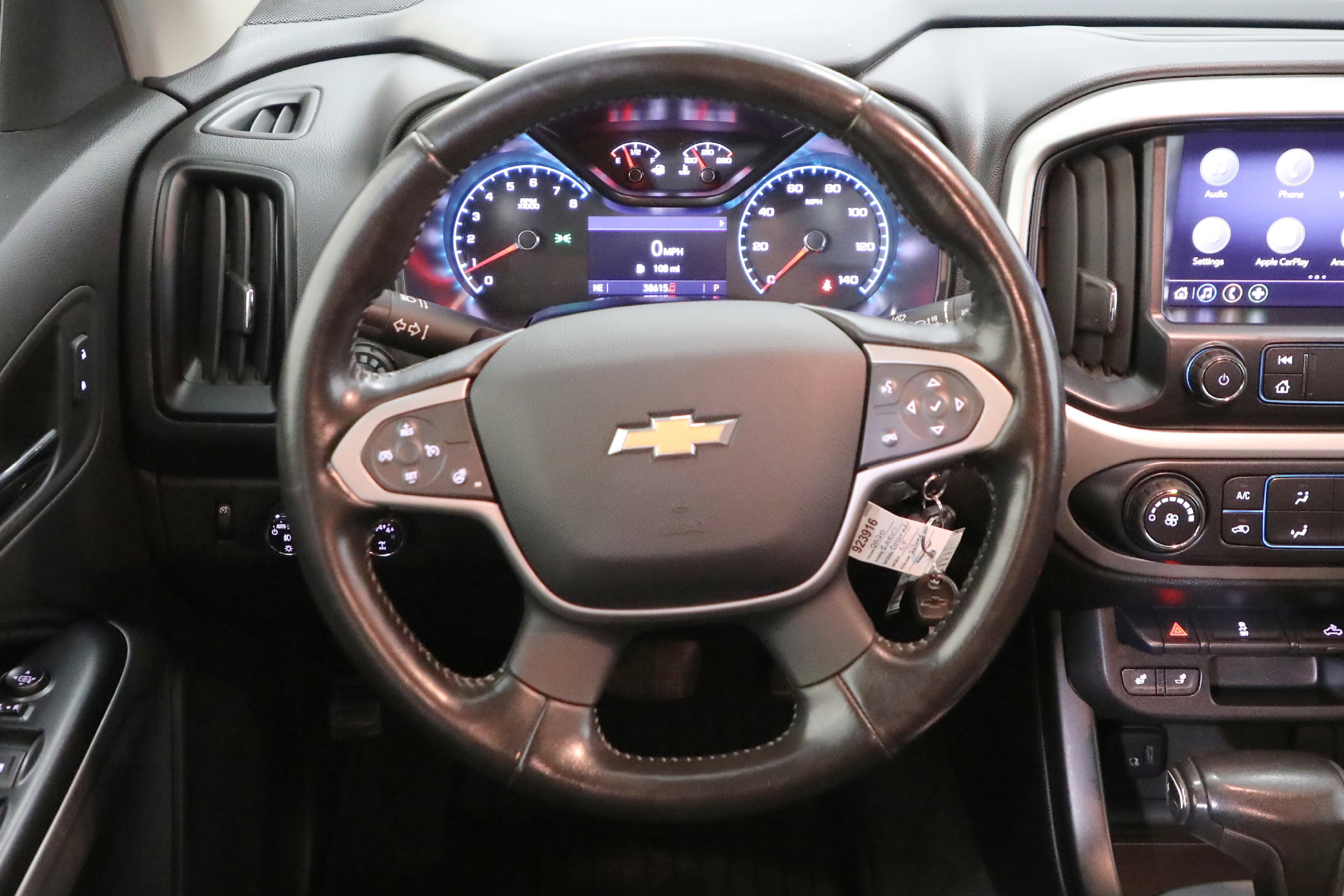 Used 2020 Chevrolet Colorado LT w/ LT Convenience Package image 3