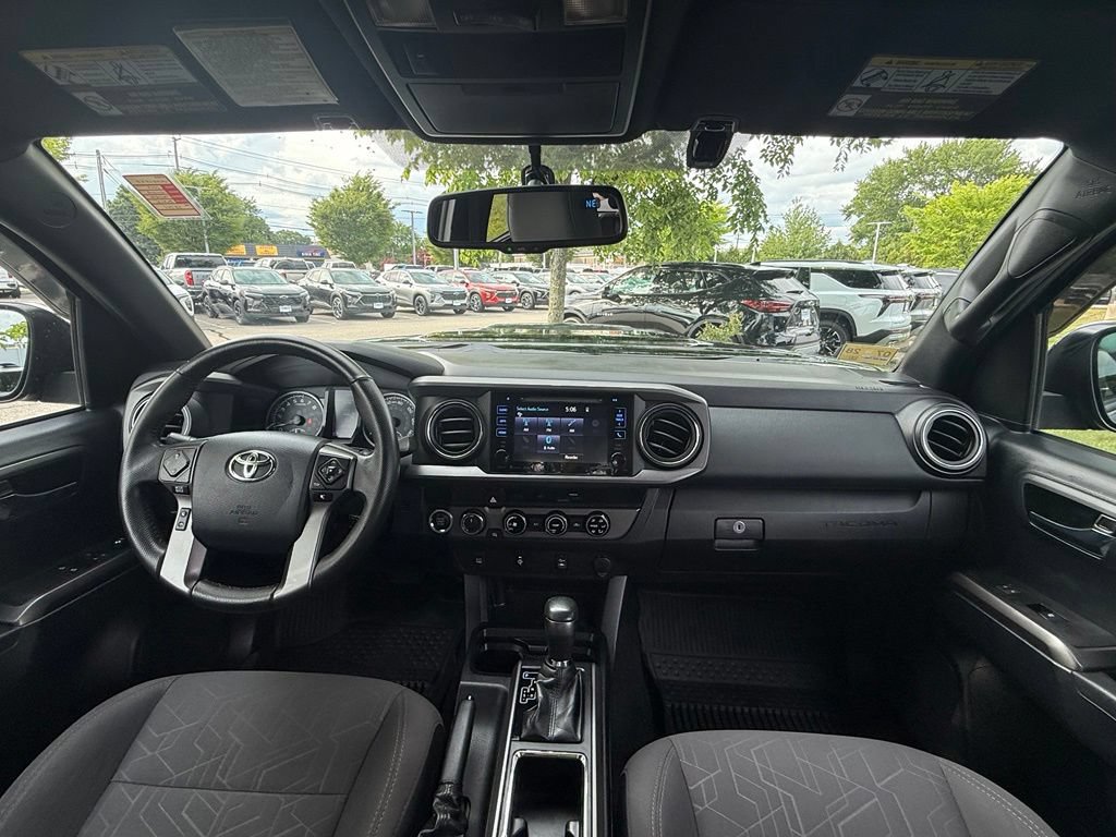 Used 2017 Toyota Tacoma TRD Sport w/ Tow Package (A/T) AWD/4WD image 22