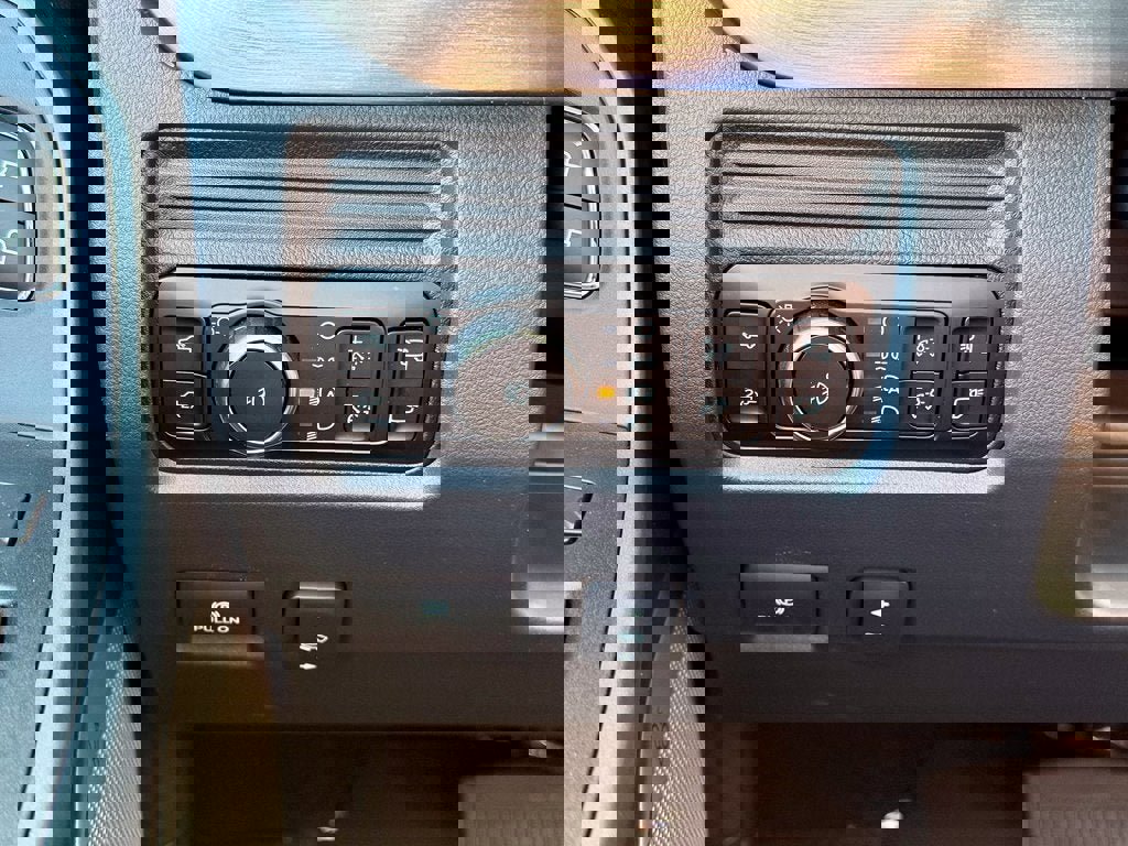 New 2026 Ford F350 Lariat image 25