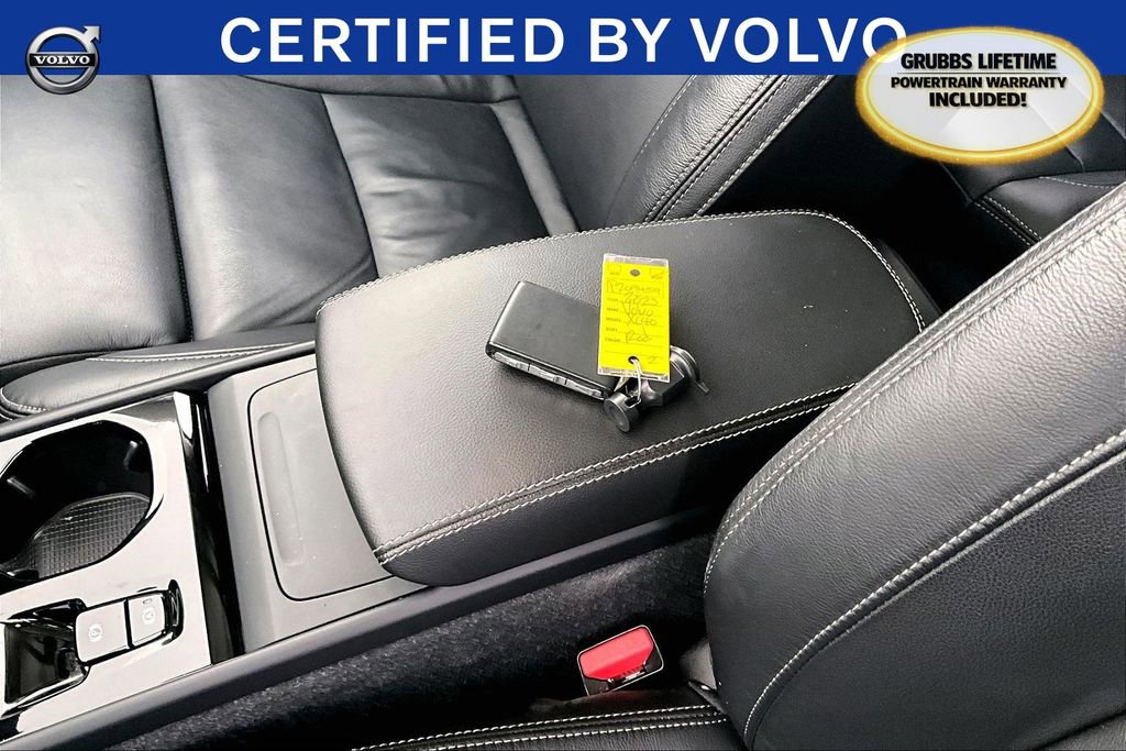 Certified 2023 Volvo XC40 B5 Ultimate w/ Protection Package Premier image 14