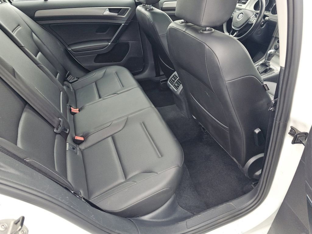 Used 2017 Volkswagen Golf SE FWD image 5