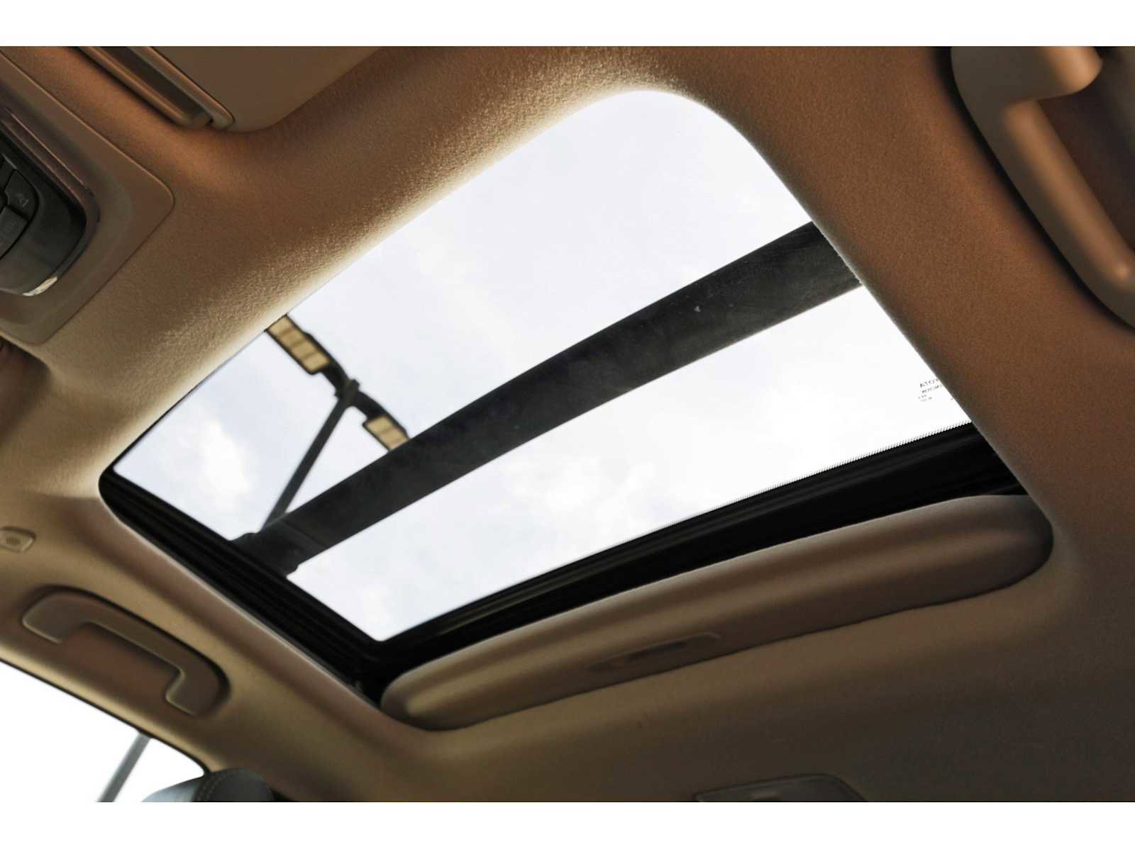 Used 2024 Toyota Corolla Cross XLE w/ Convenience Package image 27