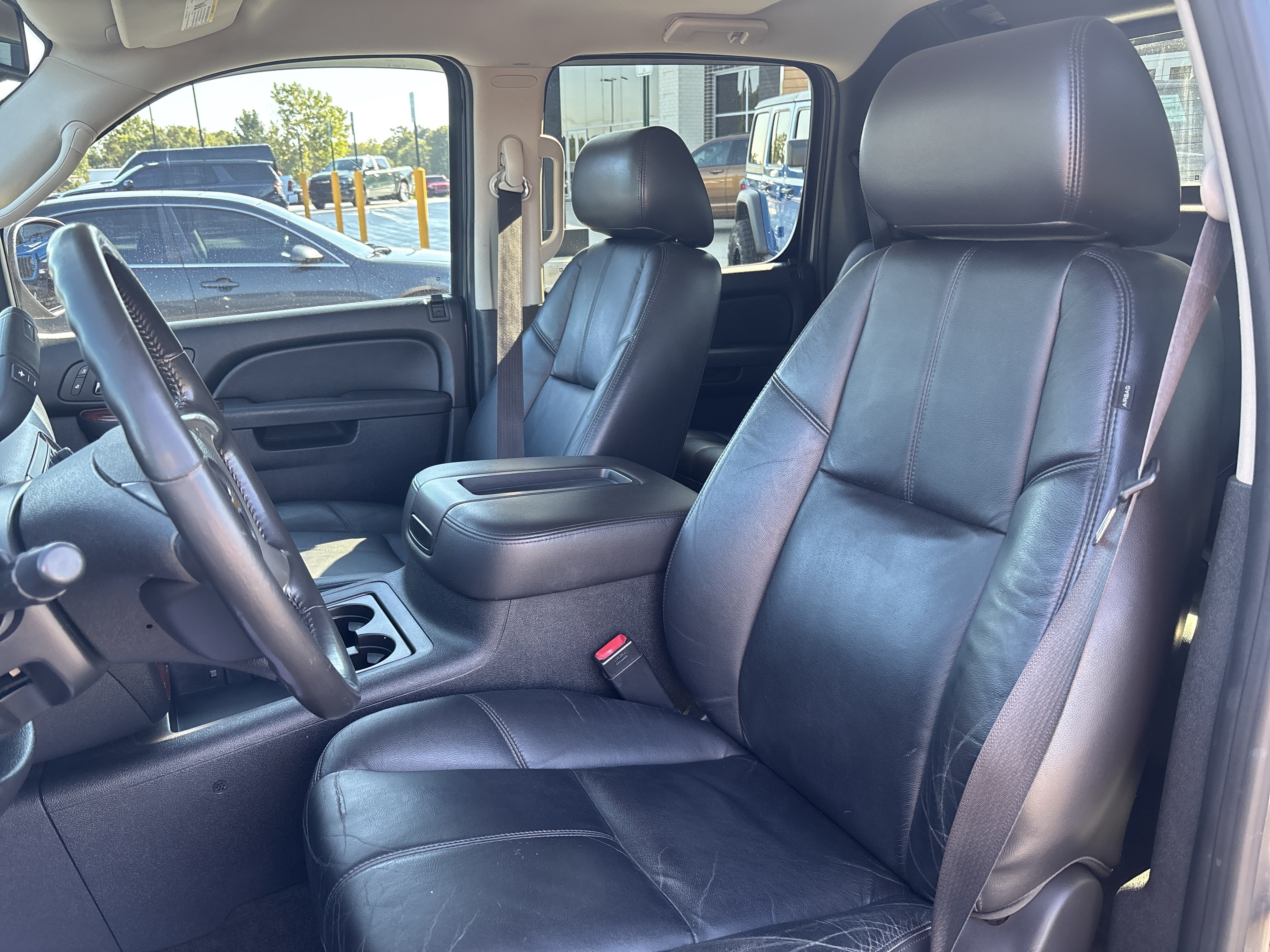Used 2012 Chevrolet Avalanche LT RWD image 11