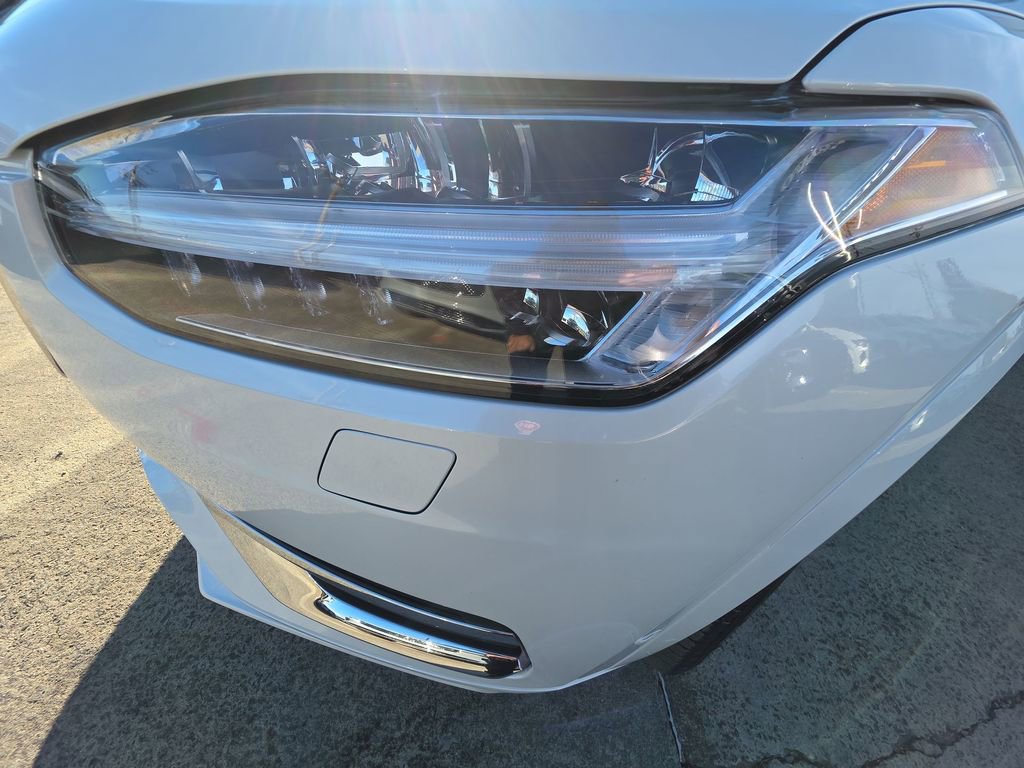 Certified 2025 Volvo XC90 B6 Plus image 44