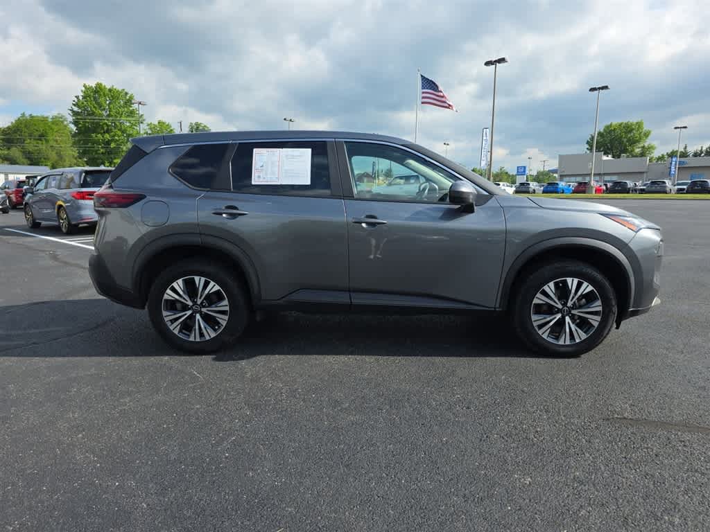 Used 2023 Nissan Rogue SV AWD/4WD image 2