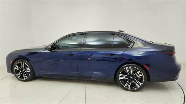 Used 2023 BMW i7 xDrive60 image 4