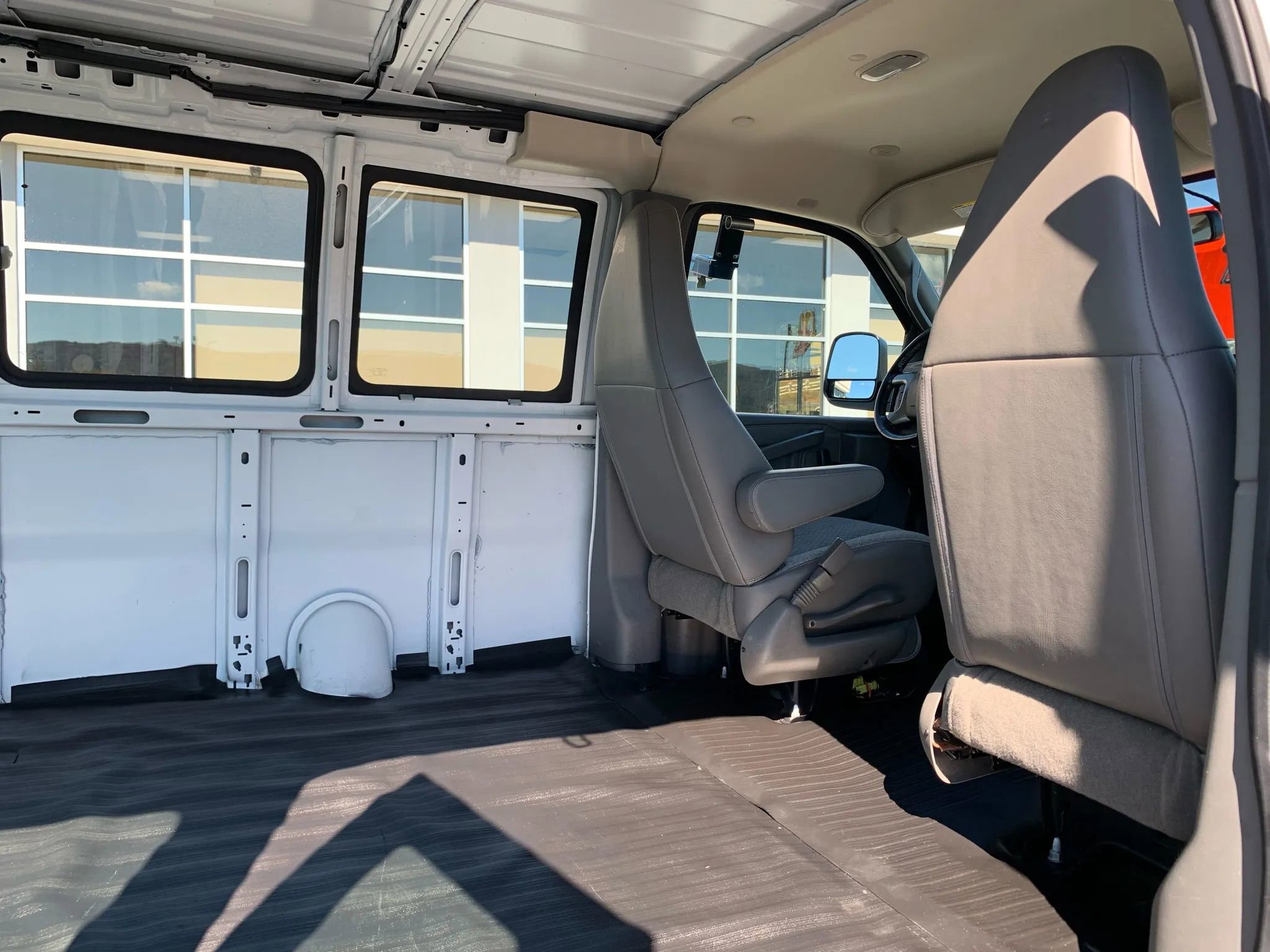 Used 2017 Chevrolet Express 2500 image 29