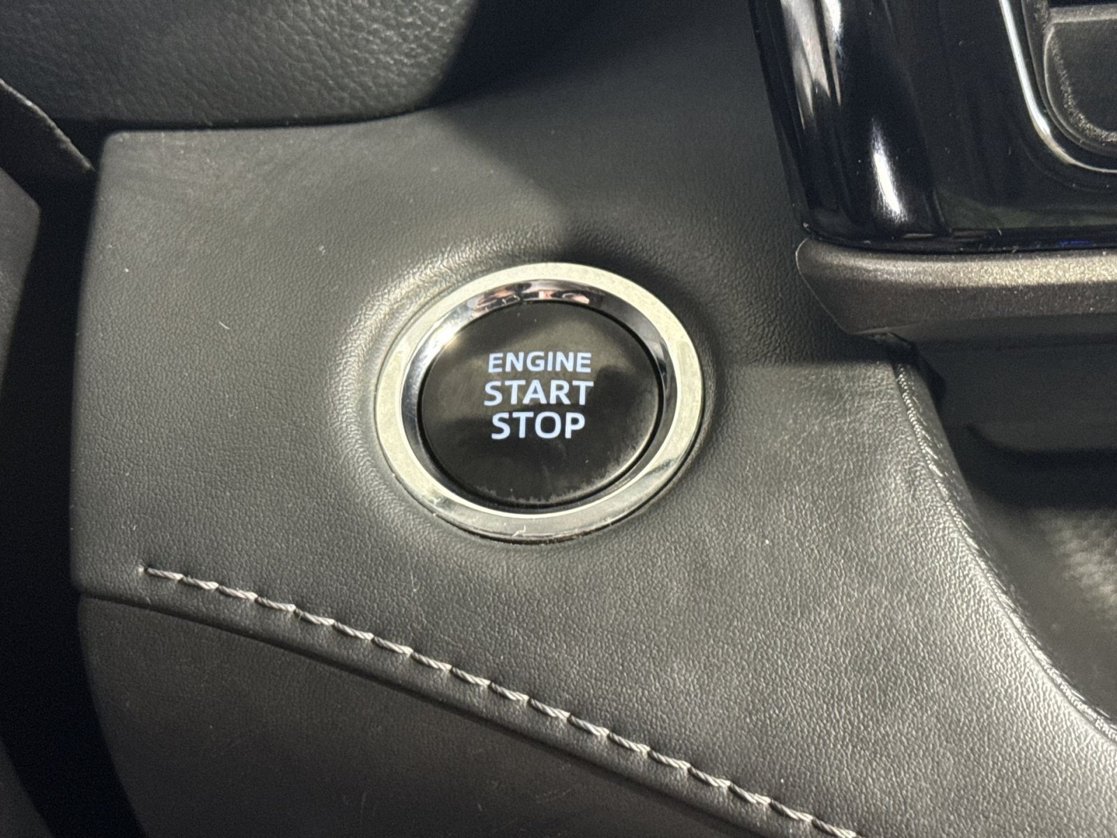 Used 2022 Toyota Highlander XLE AWD/4WD image 43