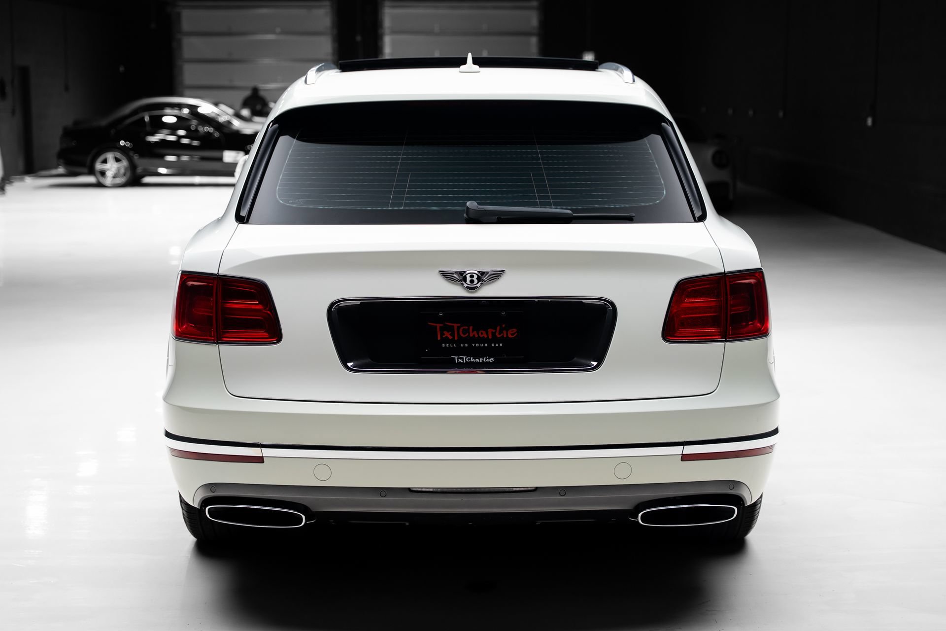 Used 2018 Bentley Bentayga AWD/4WD image 25