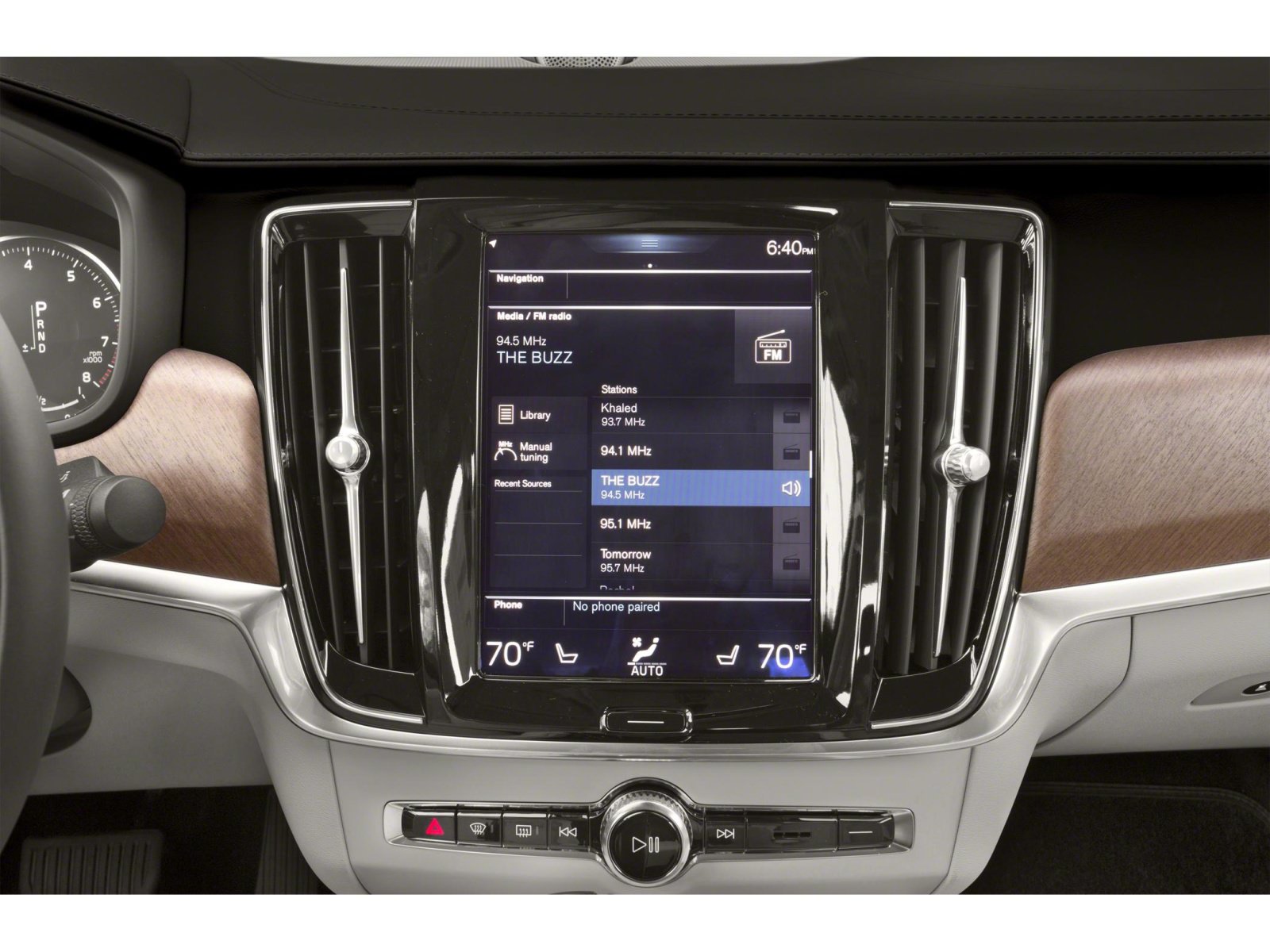 Used 2018 Volvo S90 T5 Momentum w/ Convenience Package FWD image 10