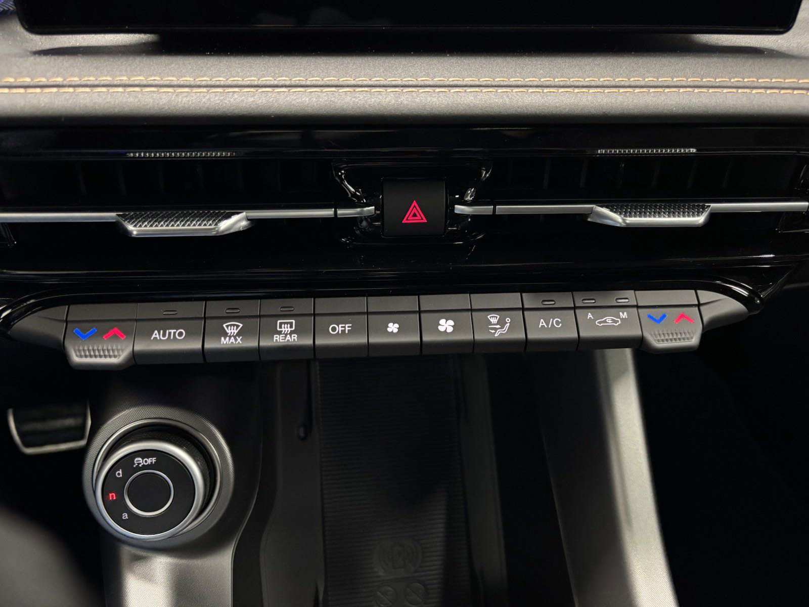 New 2025 Alfa Romeo Tonale w/ Premium Package image 18