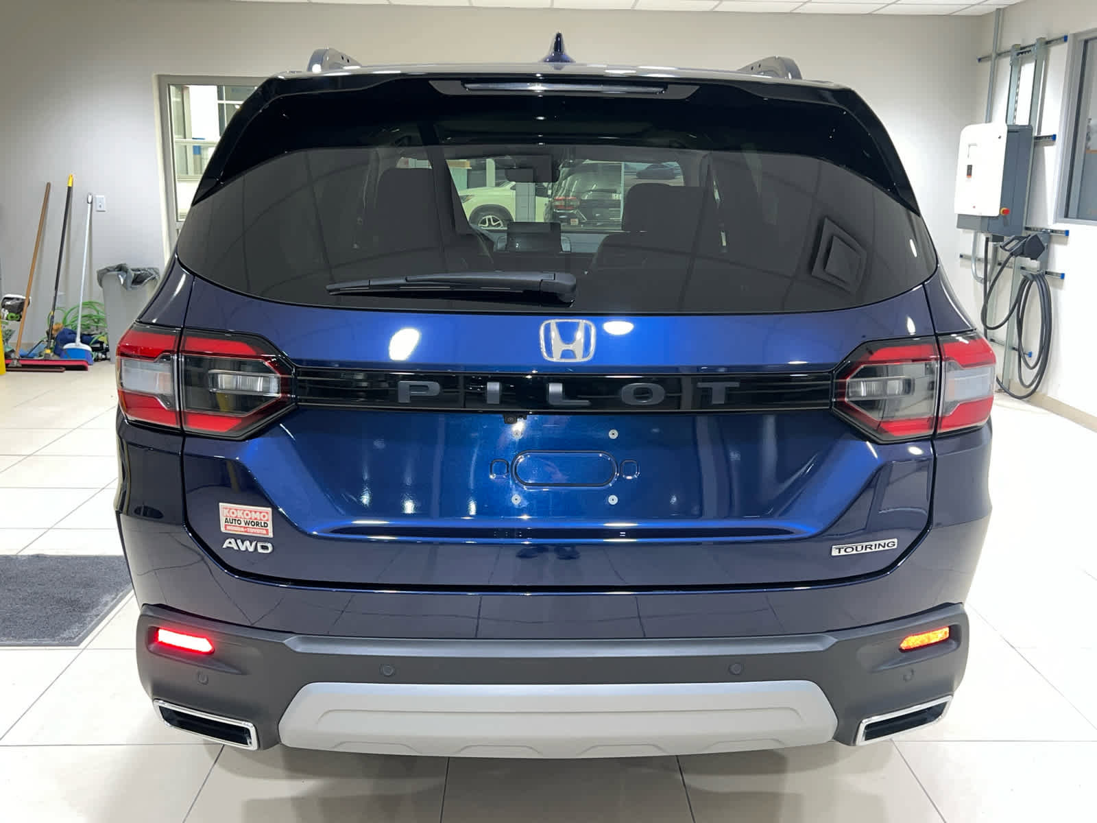 Certified 2025 Honda Pilot Touring image 9