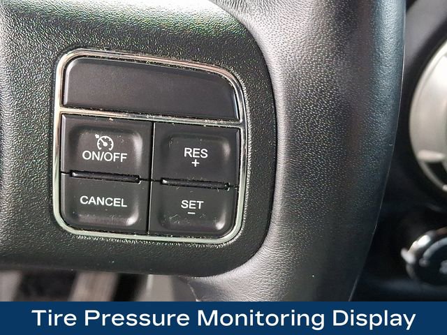 Used 2018 Jeep Wrangler Unlimited Sahara w/ Connectivity Group image 8